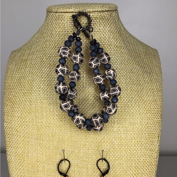 Elegant African Tribal Black, Blue, & White Necklace, Bracelet, & Earring Set - Picture 3 of 9